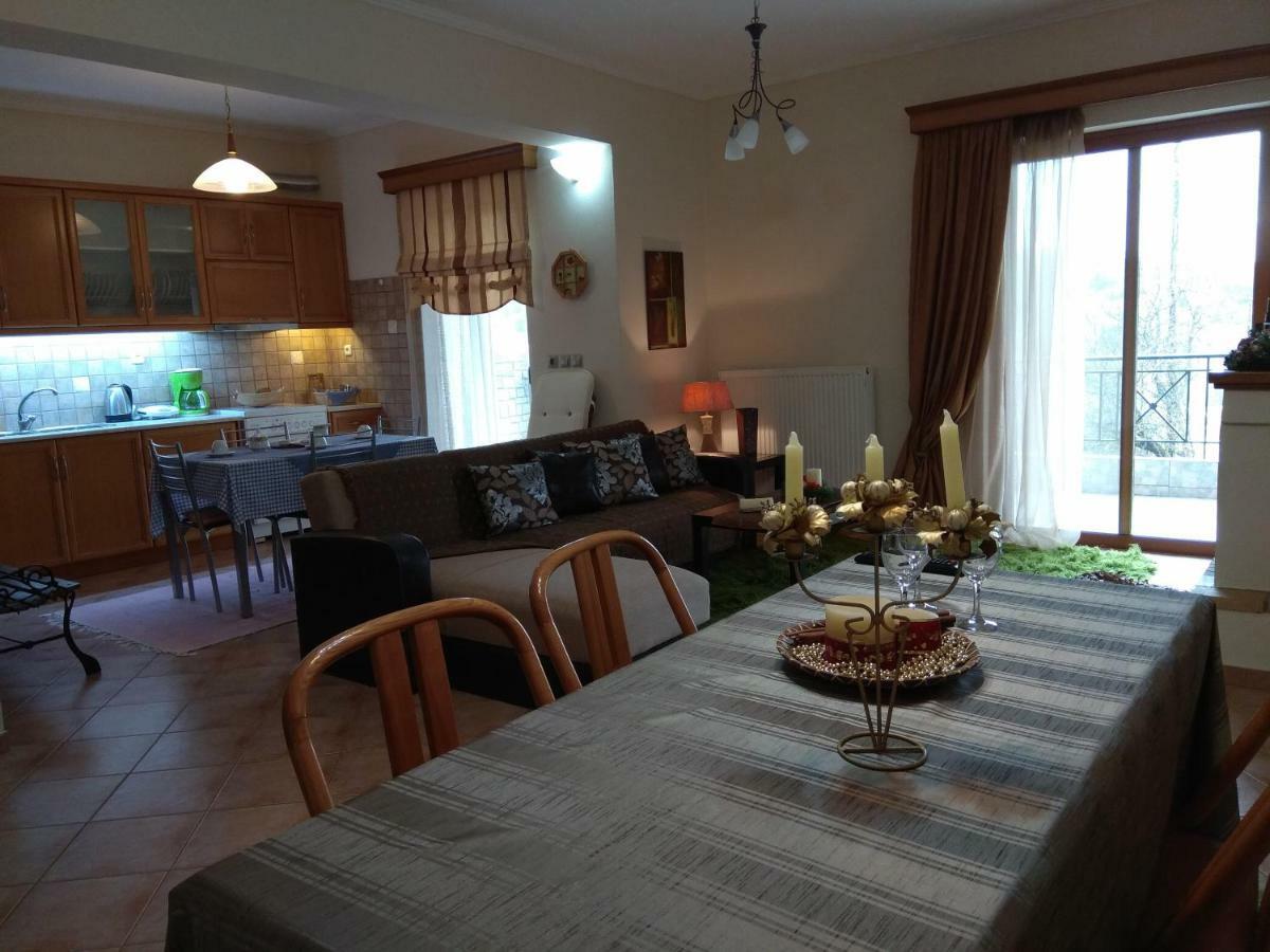Апартаменти Mainades House Вітіна Екстер'єр фото